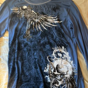 Tröja - Den är en storlek för baggy så typ runt storlek M, knappt haft på mig den