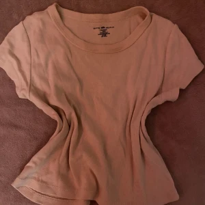 ljusrosa brandy topp - super söt brandy Melville top i en ljusrosa färg💓bra skick köpt för ish 200