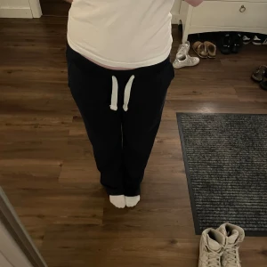 Söker - Någon som vill byta sina russemerch byxor i strl xs till s?💗