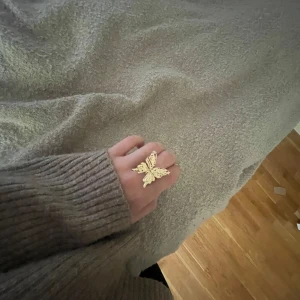 Guldfärgad Fjärilsring 🦋 - Jättefin ring i guld!! 🦋🦋🦋