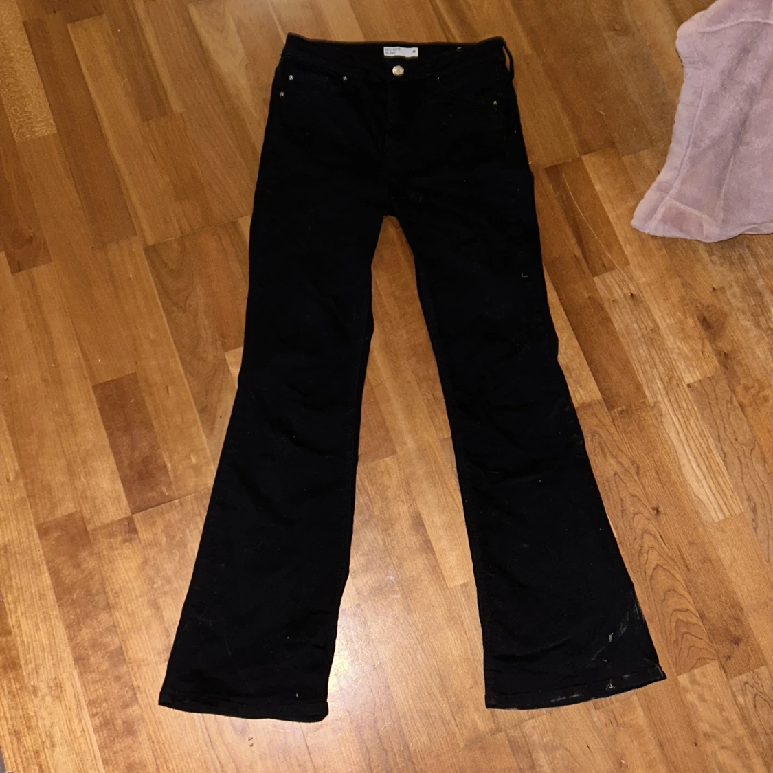 Snygga low/mid waist bootcut jeans😍