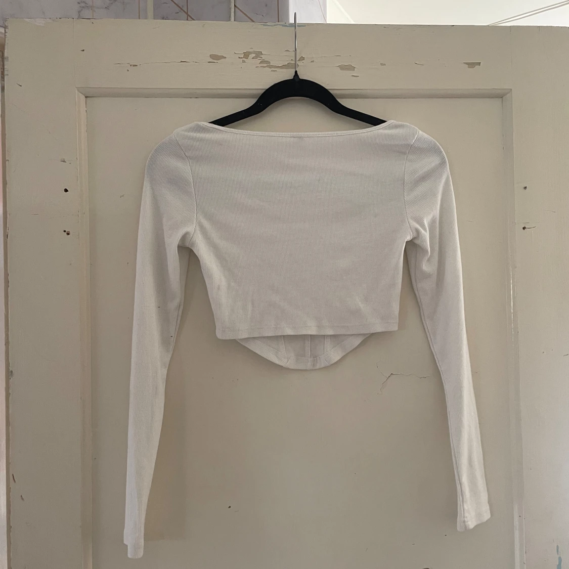 Vit långärmad croppad topp - 90