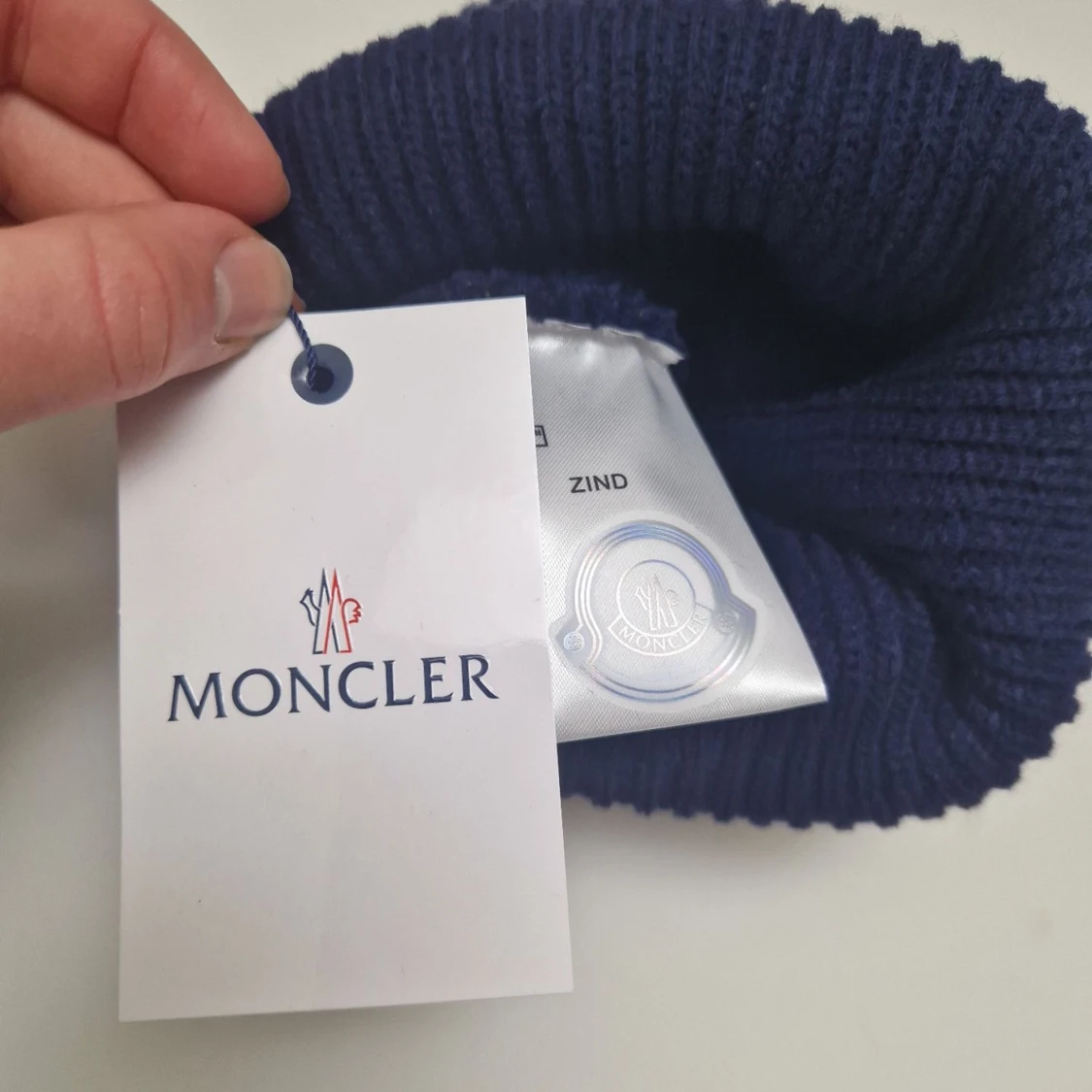 Moncler mössa - 91