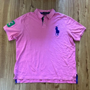 Ralph Lauren Polo (Big Pony) - Skitfet ralph lauren polo, chief keef stuk. Asbra skick för att vara vintage.  Storlek XXL slim custom fit. Så sitter som en XL eller stor L. Fraktar alltid samma dag som köpet🤑