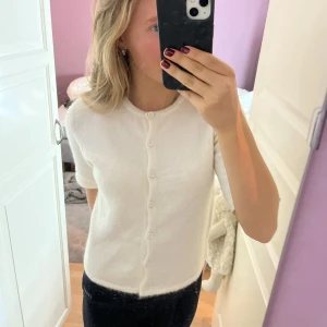 Gina kofta💋💋 - Super fin Gina kofta som inte används💞💞 har en defekt, fråga gärna om bild💓💓