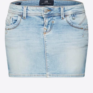 Ltb lågmidjad kjol  - Säljer en helt ny ltb jeanskjol!! 💕💕 Den är lågmidjad och sitter såå snygg på, säljer då jag inte tror att jag kommer använda den 💕