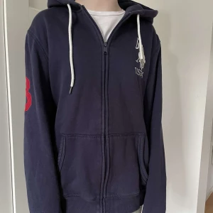 Polo Ralph lauren - Polo Ralph lauren zipup marinblå 💙helt okej skick💙