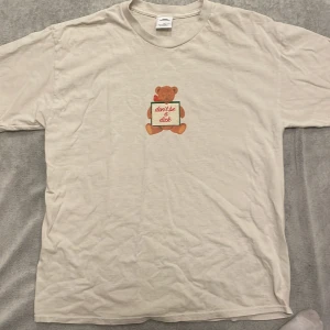 Urban outfitters T-shirt - Urban outfiters ”dont be a dick” t-shirt i storlek S!