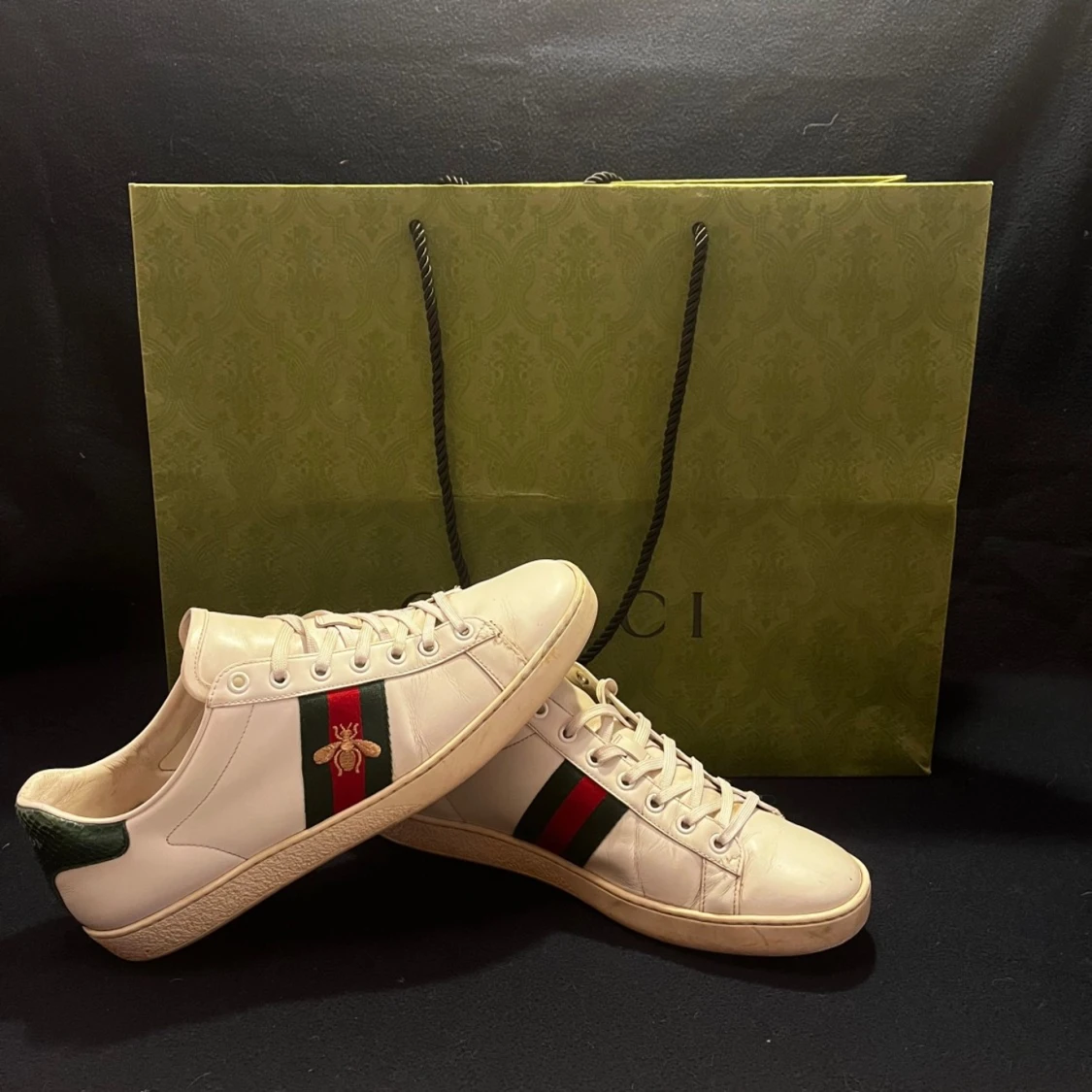 Gucci ace sneakers med broderad detalj