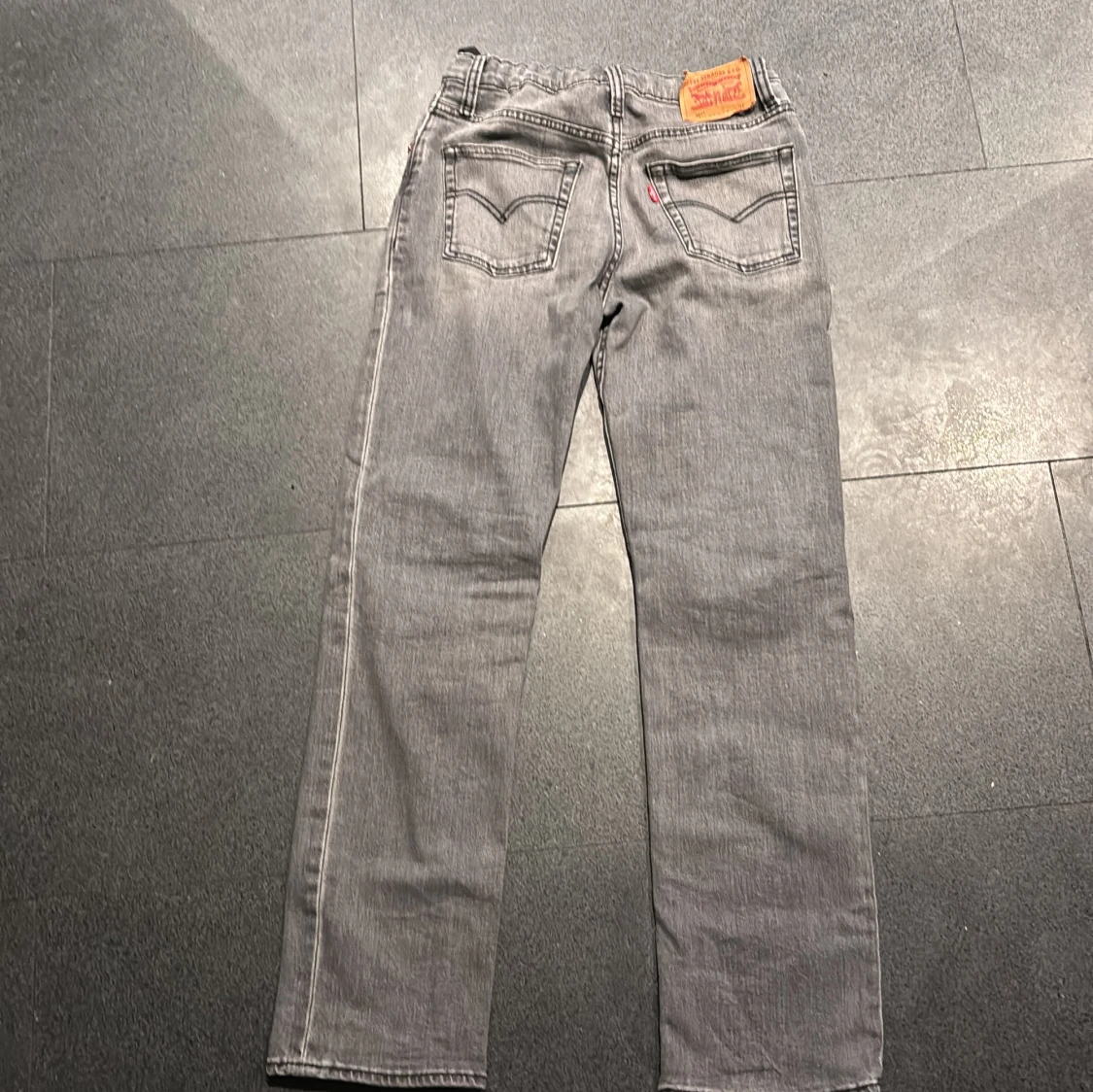 Grå Levis 501 jeans - 90