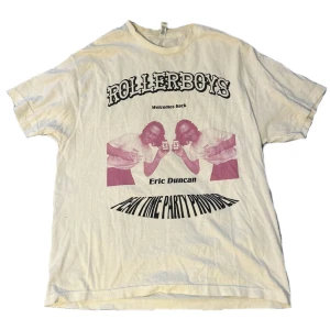 Roller Boys - Eric Duncan T-Shirt  - Riktigt snygg Roller Boys T-shirt från när Eric Duncan gjorde sin comeback! Sitter TTS