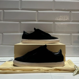 Arigato sneakers - Axel Arigato sneakers clean 90 zip | nypris 2600kr | postas samma dag som köp | Strl 44