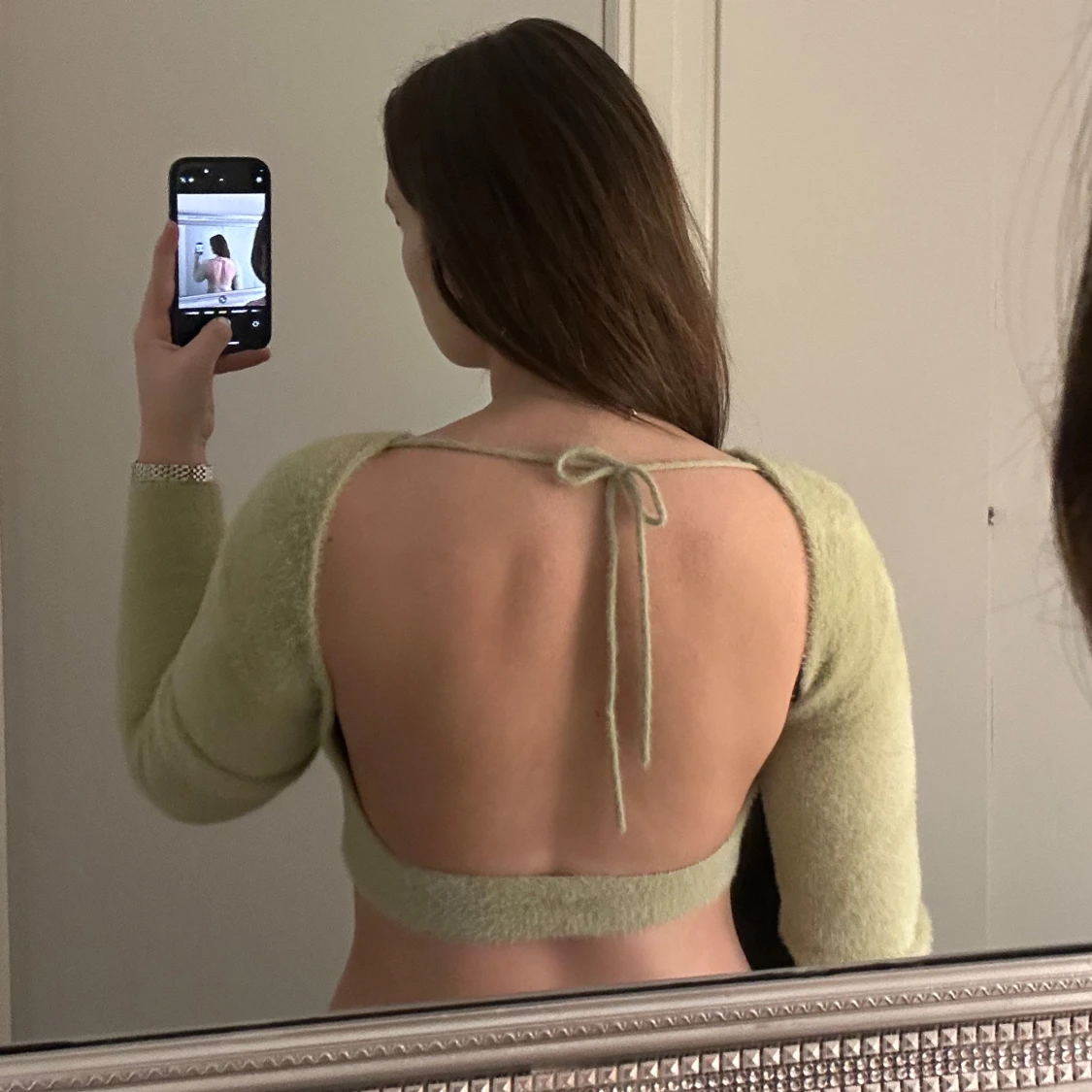 tröja med öppen rygg NA-KD x Ida Carlsson