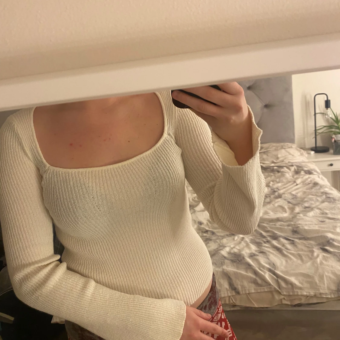 Vit/beige ribbad tröja från Gina Tricot