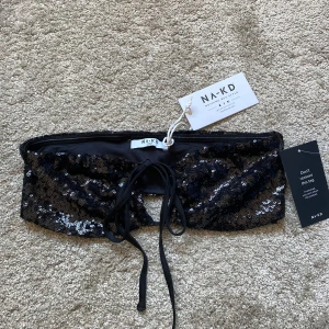 Topp - Helt oanvänd topp från Na-Kd. 