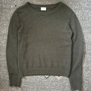 Grön vila tröja - Grön vila tröja i storleken xs, passar även jag som är S. Säljer då den inte kommer till användning