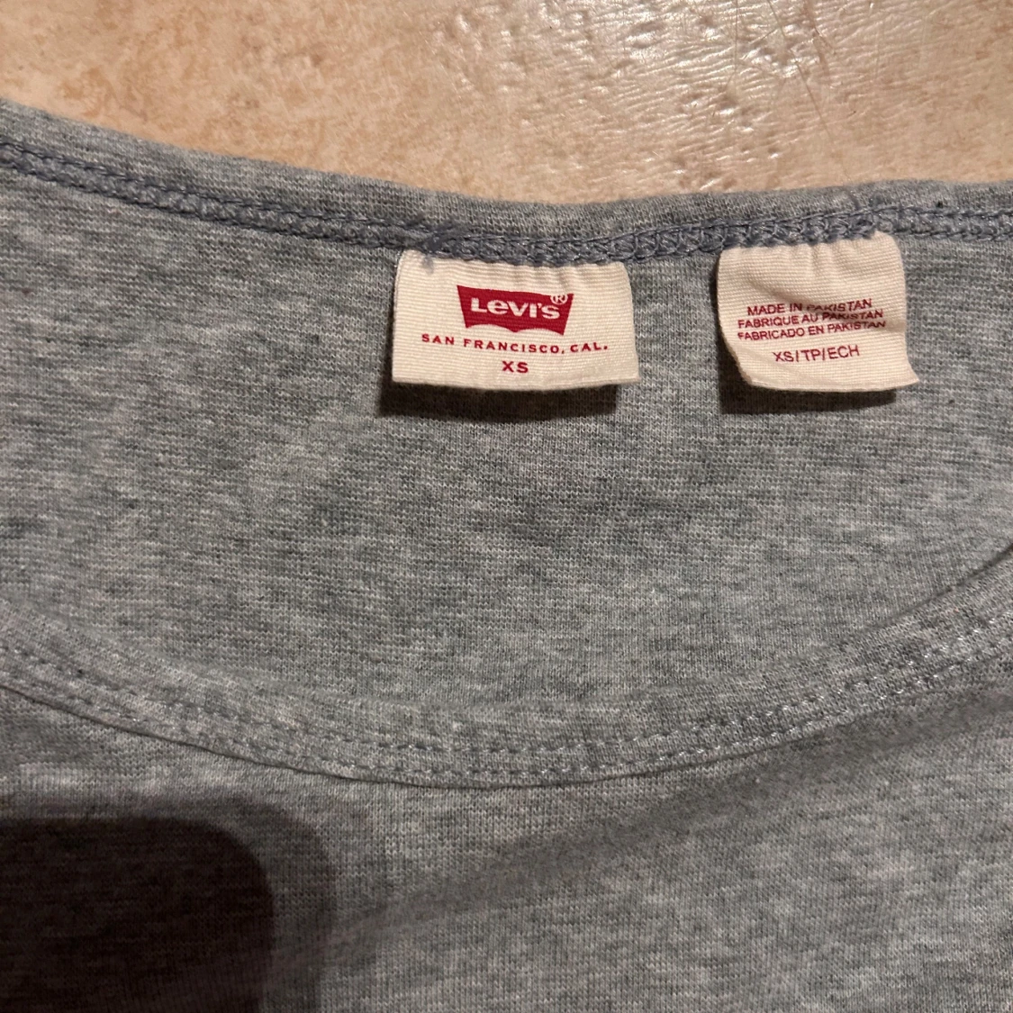 2 par Levis långärmade tröjor  - 91