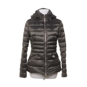 Massimo dutti jacka - Säljer denna massimo dutti jacka, kommer ej till användning! Pris går att diskuteras vid snabb affär 
