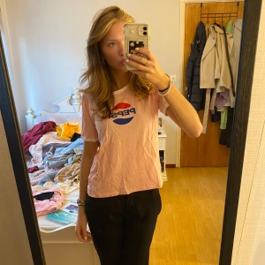 Pepsi T-shirt - En skön pepsi T-shirt i rosa💗Från Sweet Sktbs 