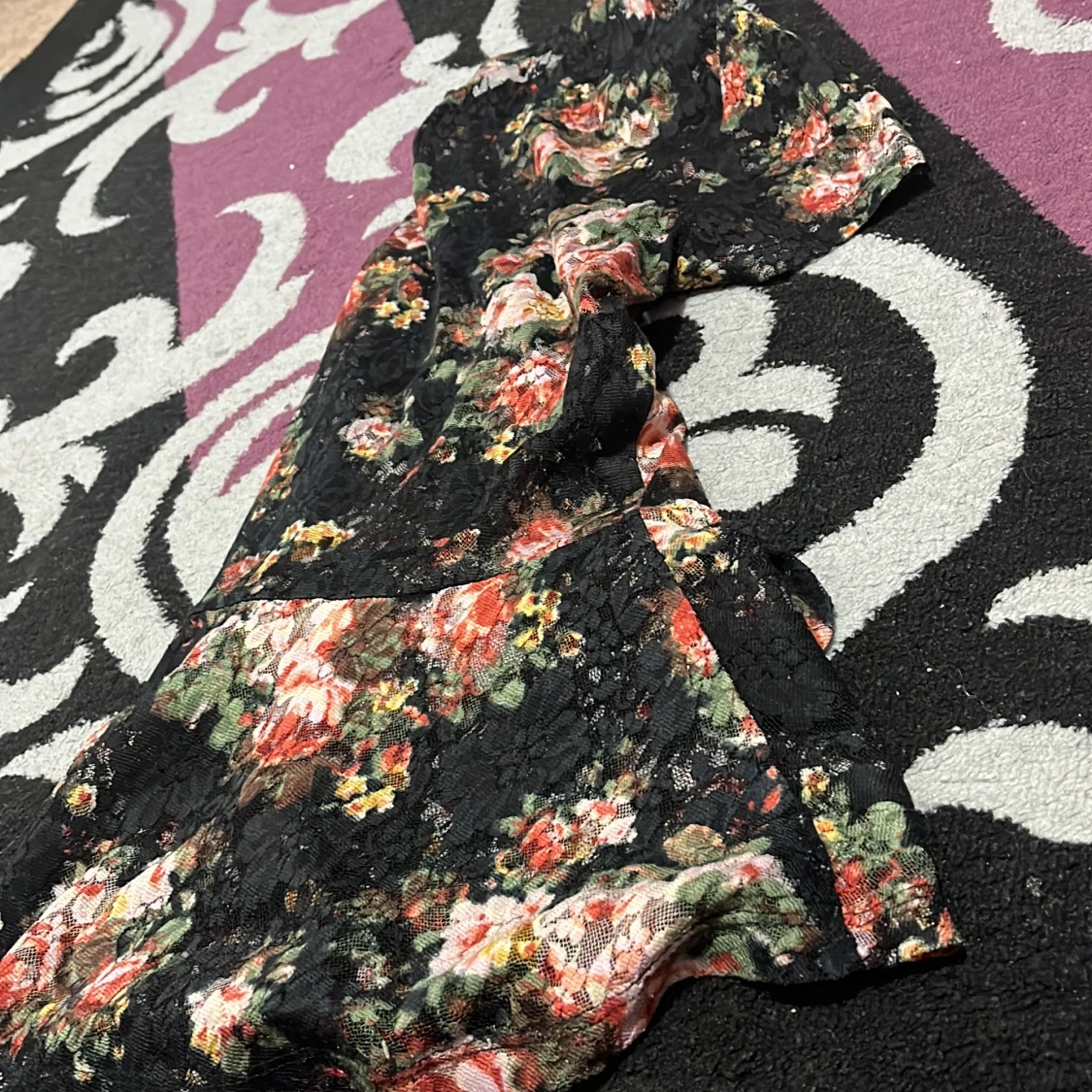 genom skinlig blus (funkar med linne under)  - 92