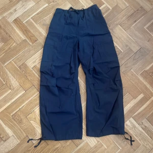 Parachute pants - Nyskick