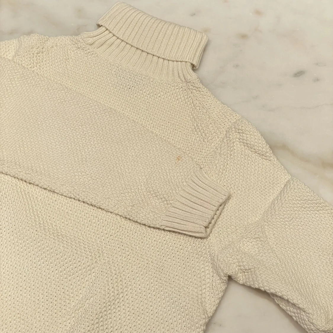 Krämvit turtleneck - 90