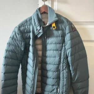 Para jumper jacka  - Bra kvalite, ny skick. Är bra för höst, vinter och  vår