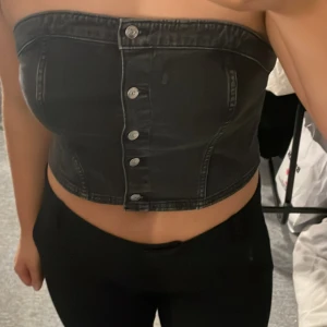 Jeanstopp - Jeanstopp från Hm, helt ny med prislapp kvar. Strl L. 