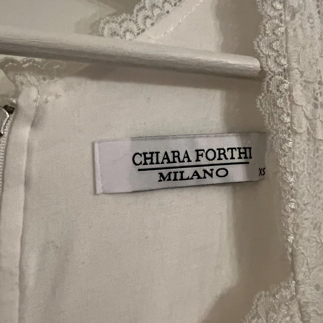 Vit spetsklänning från Chiara Forthi - 2