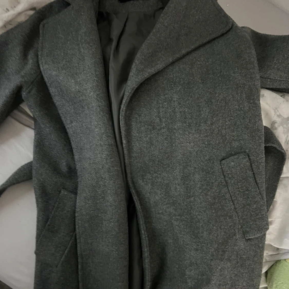 Grå kappa från BikBok - 2