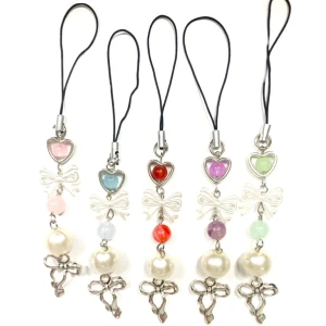 **••**••**••**••**••** - Lite olika nyckelringar, kontakta med vilken färg du vill ha! Så tryck ej på köp nu utan att fråga! 30 kr styck och har många av varje! Swish betalningar går också jättebra:3