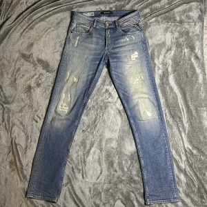 Replay jeans - Säljer dessa replay jeansen i storlek 29/32. Modell”Grover”