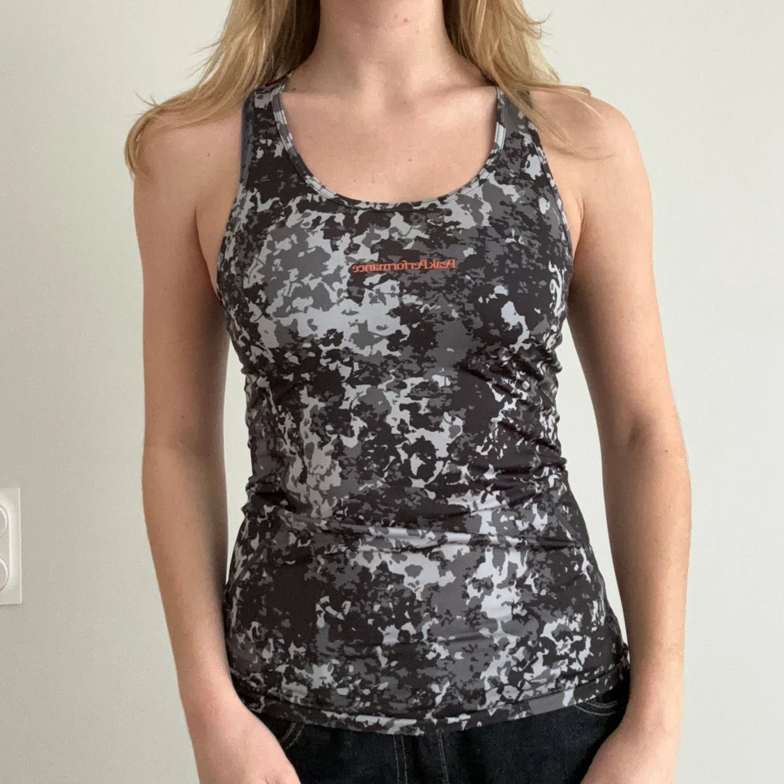 Peak Performance Grå camouflagemönstrat linne