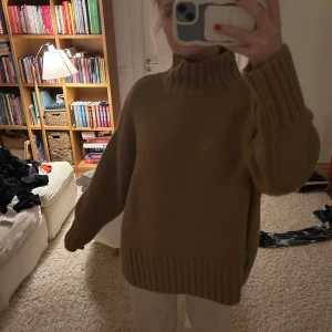 Stickad tröja  - Så najs stickad tröja med polo! 