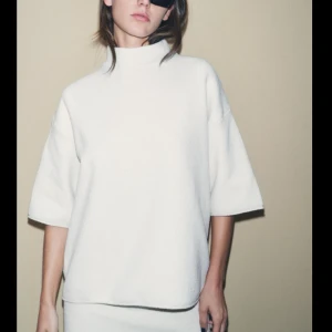 Trekvartsärmad polotröja - Vit/crémefärgad trekvartsärmad tröja från zara💕slutsåld på hemsidan