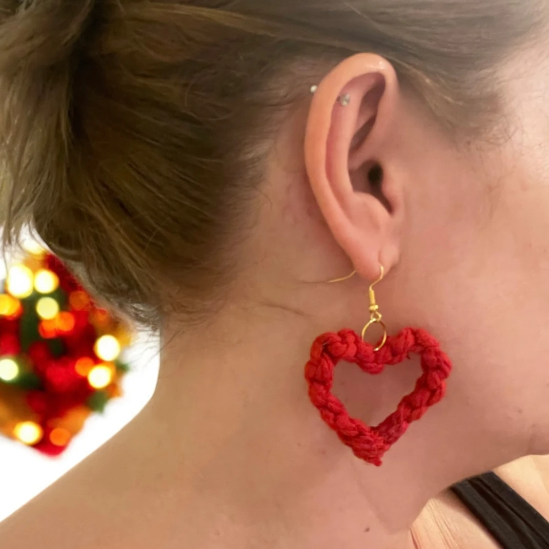 Röda hjärtformade örhängen - 2