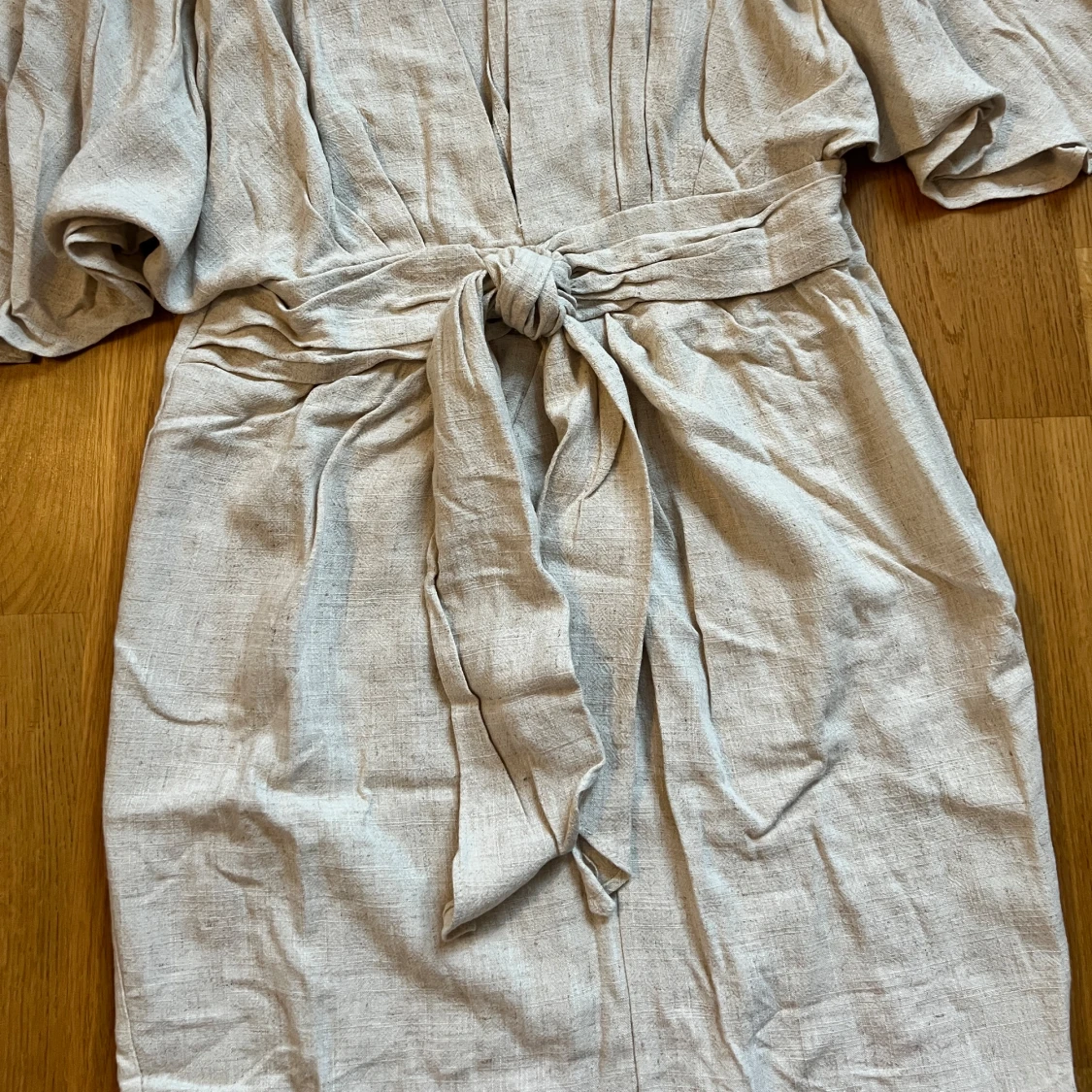 Linneklänning med knytband - 2