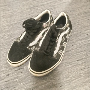 Vans - Nästan aldrig använda