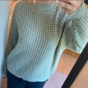 Grön stickad tröja - Grön/mintfärgad stickad gröna från Lager 157. Storlek S