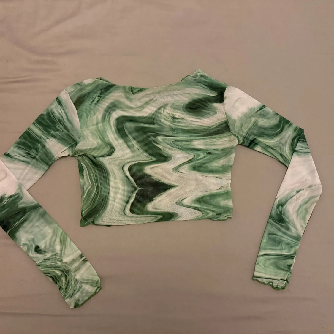 Grön och vit mesh mönstrad croppad topp - 90