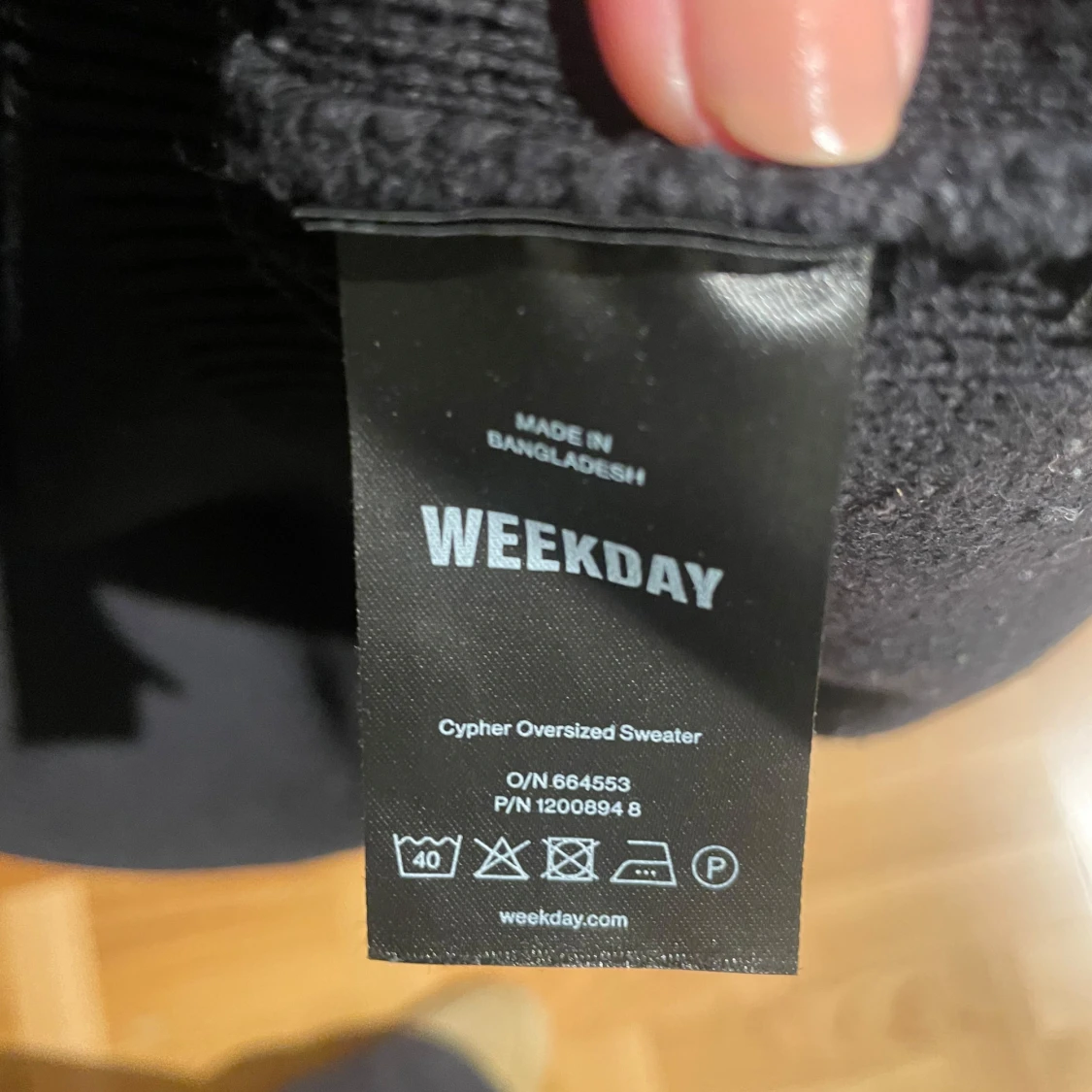 Svart och blå oversized stickad tröja från Weekday - 90