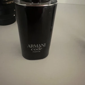 Armani parfym herr - Kanske 10-12 sprut använt 75ml Original pris 1100