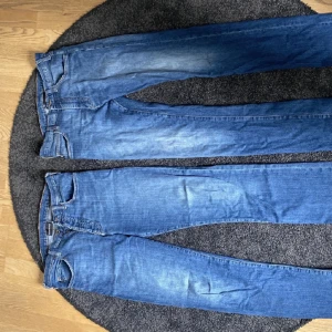 Emporio Armani Jeans - 2st Emporio Armani Jeans säljes i bra skick. 1 för 700, eller ta båda för 1000kr. 