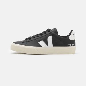 Veja skor - Säljer dessa, använda men inte något som syns så mycket