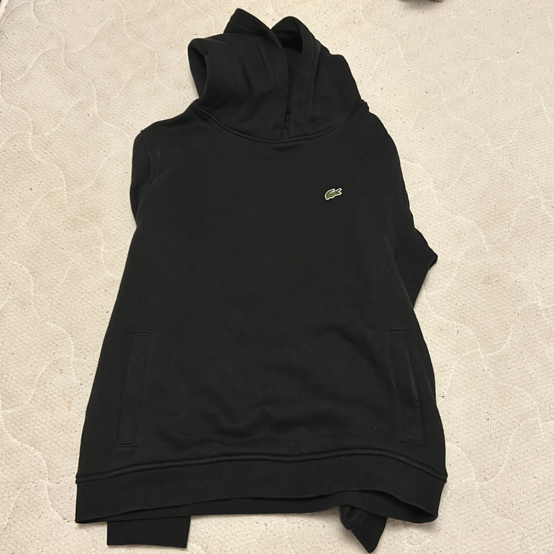 Svart Lacoste hoodie - 93