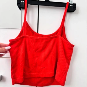 orange + röd linne❤️‍🔥 - Orange + röd linne❤️‍🔥❤️‍🔥  Skönt och ha på sig den hemma 