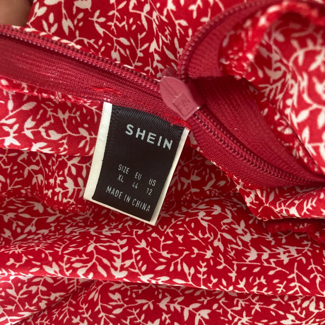 Röd blommig kjol från SHEIN - 91