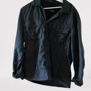 Morris övershirt  - Bra skick men använd köpt för 1600kr