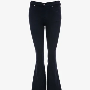 Svarta bootcut jens  - Onavända, dr denim.