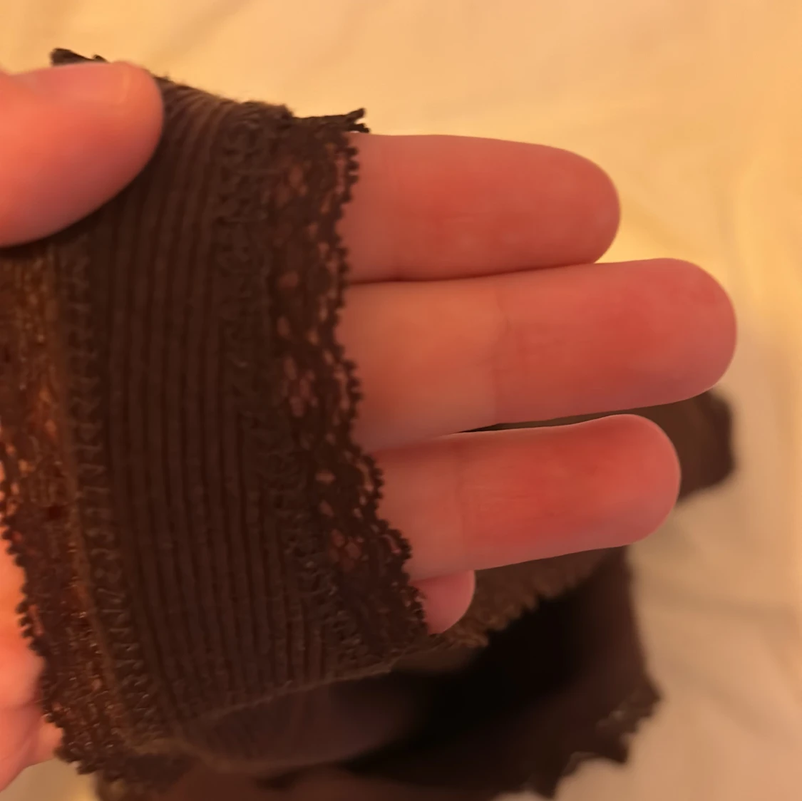 Brunt spetslinne - 91